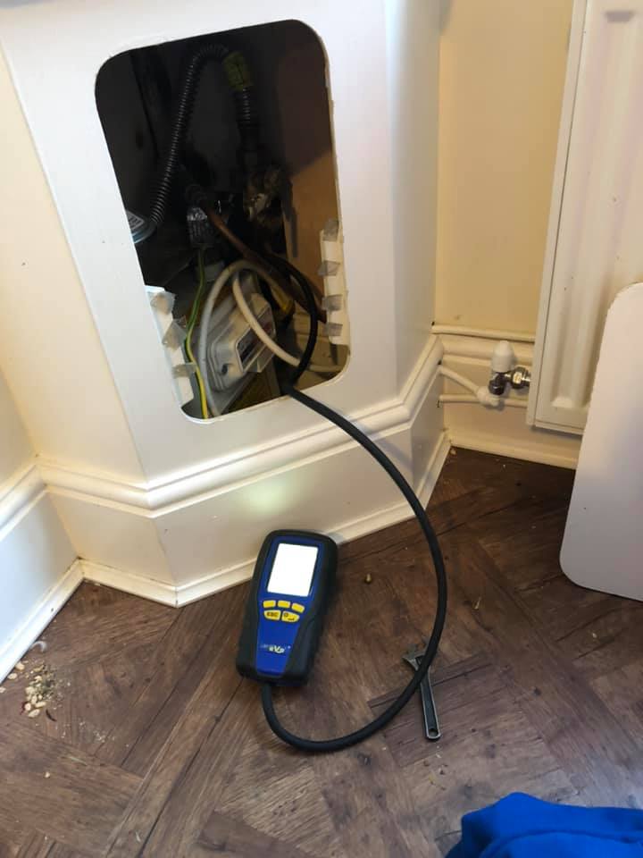 Diagnostic equipment connected during work on a boiler